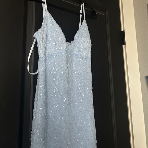 Windsor Dresses & Skirts - Windsor light blue beaded prom dress